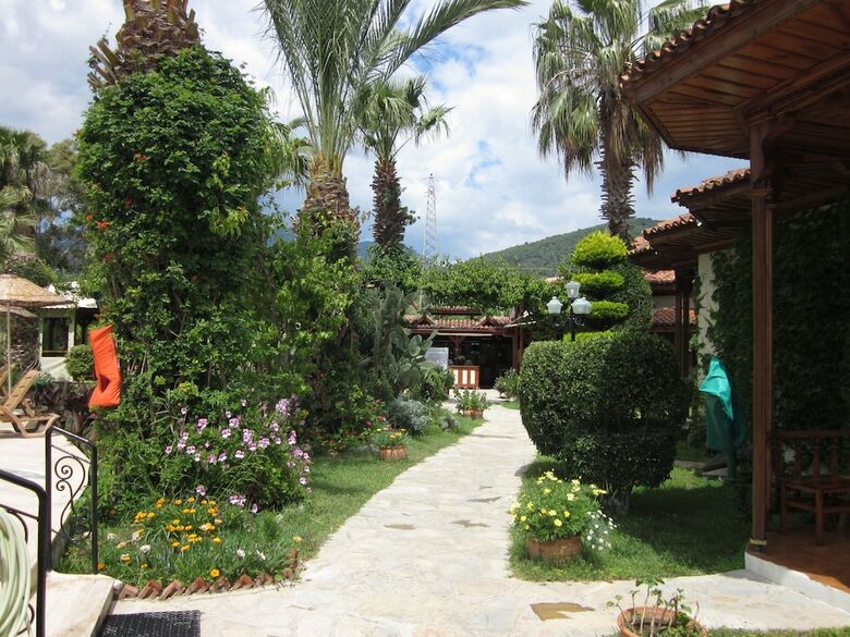 Asur Hotel & Aparts & Villas