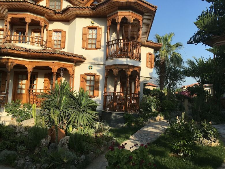 Asur Hotel & Aparts & Villas