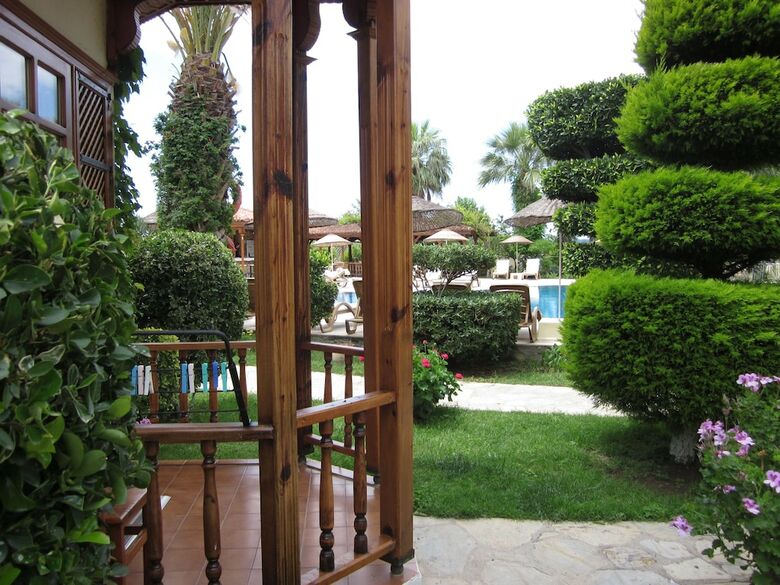 Asur Hotel & Aparts & Villas