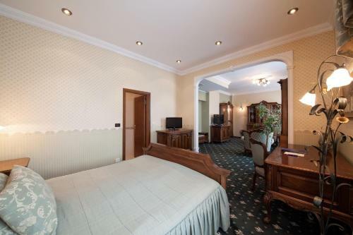 Grand Hotel London