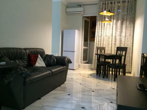 Apartment On Franzuskiy Boulevard
