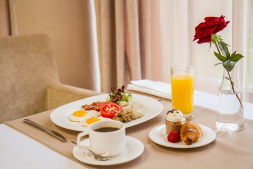 Hotel City Holiday Resort & Spa