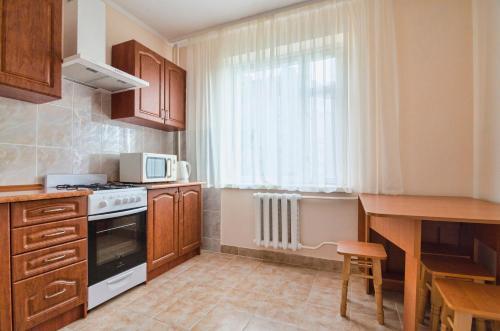 Apartment On Gnata Khotkevycha 28