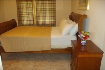Holiday Beach Club Hotel
