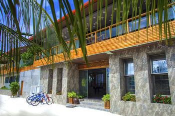 Hotel Kaani Village & Spa