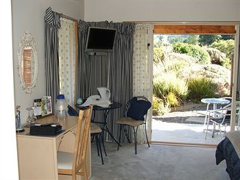 Bed & Breakfast Vibrant Living Retreat