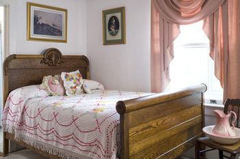 Bed & Breakfast The Bayberry Inn