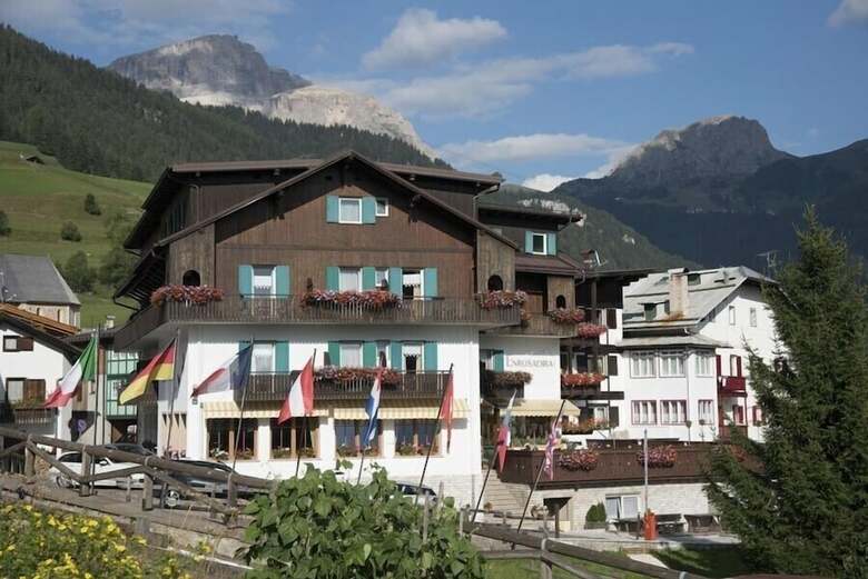 Hotel Sport Enrosadira
