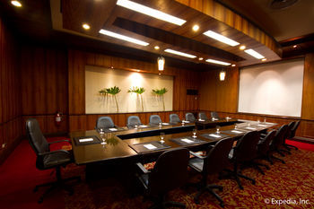 Hotel Waterfront Airport  Mactan