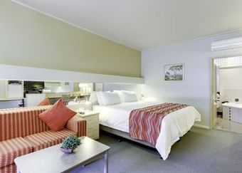 Hotel Comfort Inn And Suites Emmanuel