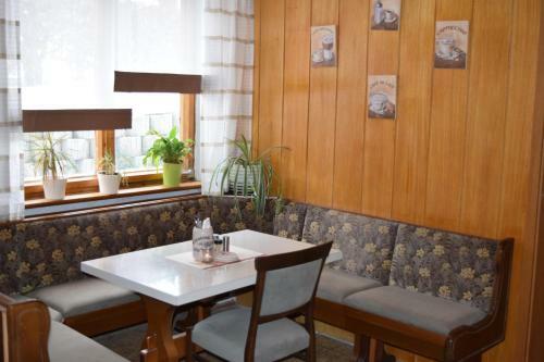 Hostal Pension Caf� Papke