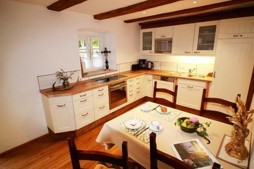 St Lukas Apartments