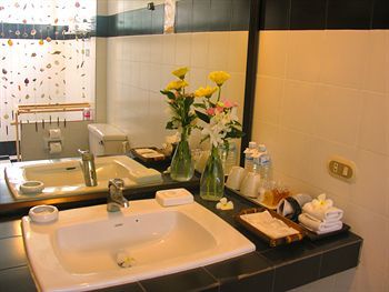 Hotel White House Beach Resort & Spa