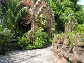 Hotel White House Beach Resort & Spa