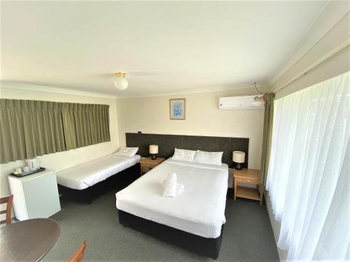 Hanging Rock Family Motel