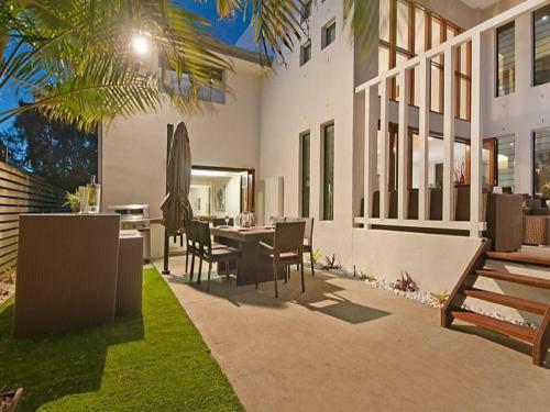 The Villa-whole House 6 Bedrooms 3 Bathrooms