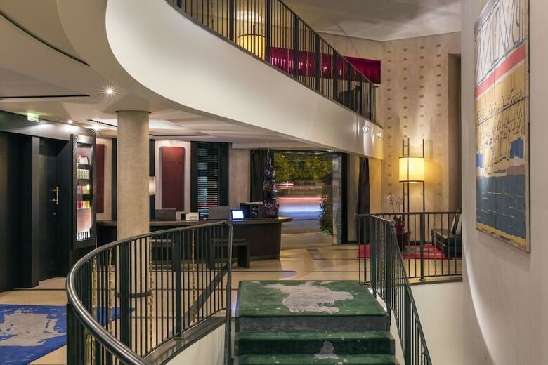 Hotel Square
