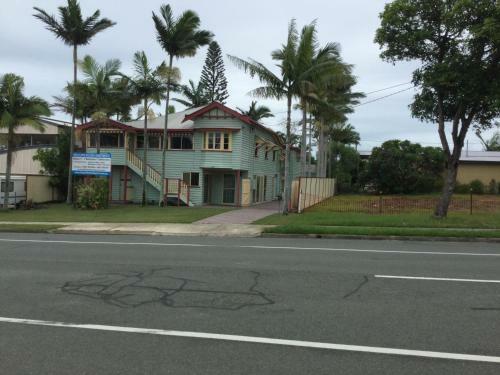 Redcliffe Holiday Let