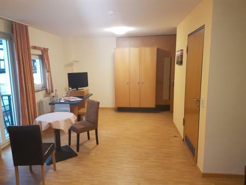 Hotel & Cafe�ritter Von B�hl