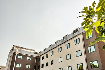 Smart Hotel Holiday