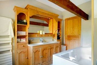 Villa Renovated Farmhouse In Aix En Provence.