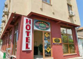 Hotel Crowded House