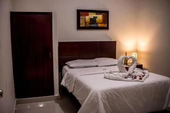 Hotel Estancia Real