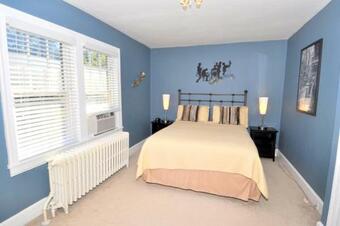 Aunt Bea's Bungalow