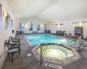 Hotel Worldmark Midway