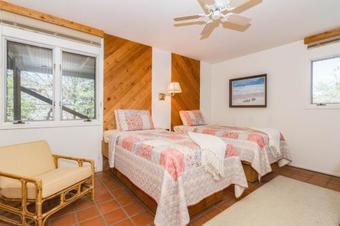 1 Huron Way