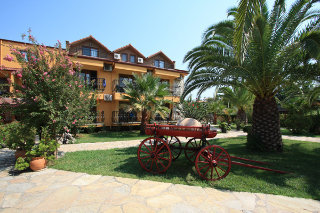 Hotel Holiday Calbis