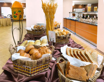 Ani Plaza Hotel