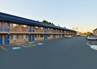 Hotel Rodeway Inn At Portland Airport