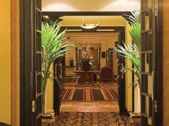 Hotel The Queens