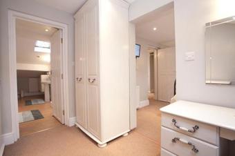 Two Bedroom Luxury Apartment By Town Hall