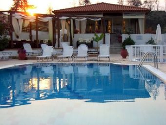 Ampelia Hotel & Studios