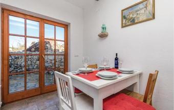 Two-bedroom Holiday Home In Dabovi Stani