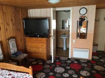 Tolli Hostel & Holiday House