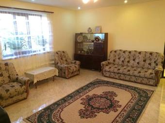 Hostal Alice B&B