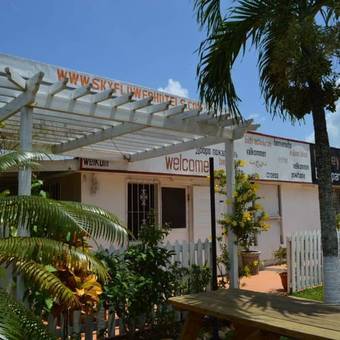 Sky Flower Hotel Belmopan / El Rey Hotel