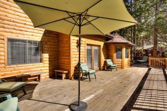 7 Cedar Lodge