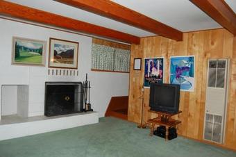 19b Ackley's Place