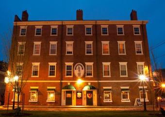Hotel Garrison Inn