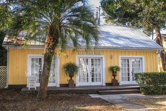 Bed & Breakfast Coombs Inn And Suites