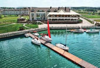 Hotel Robins Club