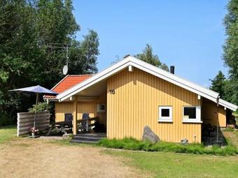 Three-bedroom Holiday Home In Humble 6