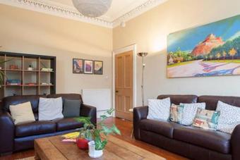 4 Bedroom Apartment Just Off The Meadows Sleeps 10