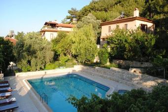 Hotel Kleo Cottages