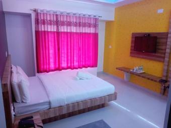 M K Arcade Hotel
