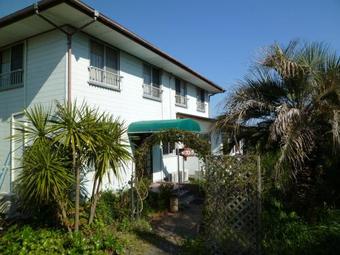 Hostal Pension Flora
